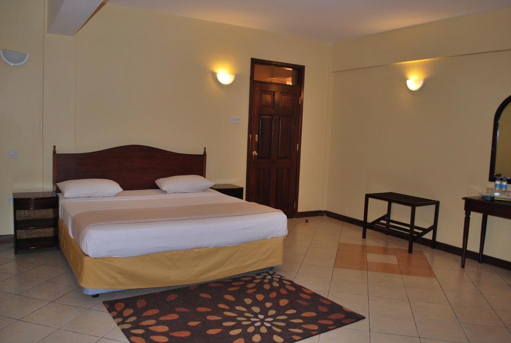 Parkview Inn Moshi Buitenkant foto