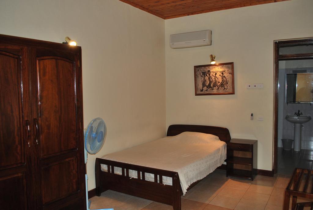 Parkview Inn Moshi Kamer foto