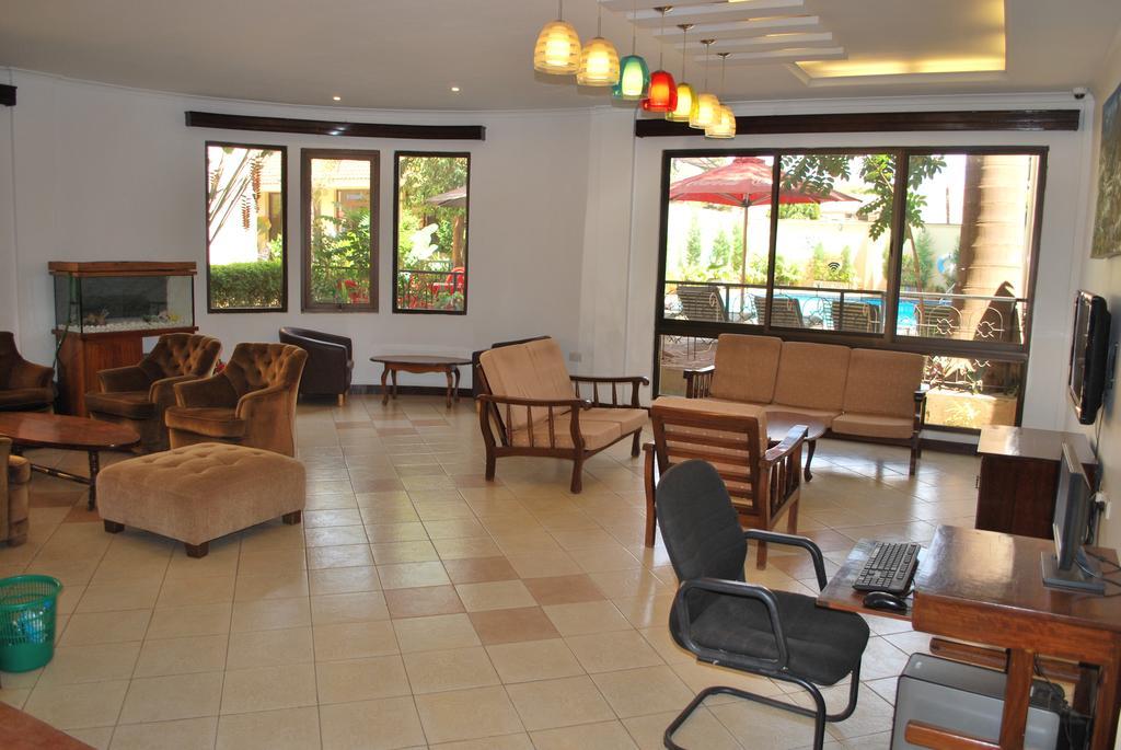Parkview Inn Moshi Buitenkant foto